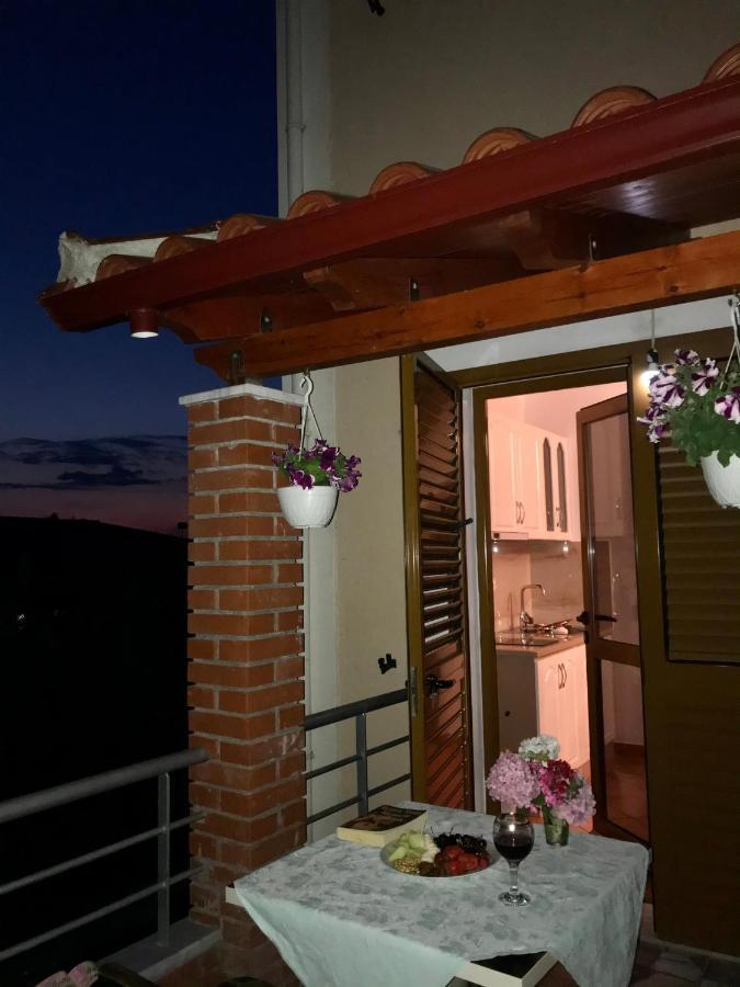 Vila Arlind Hotel Vlorë Екстериор снимка