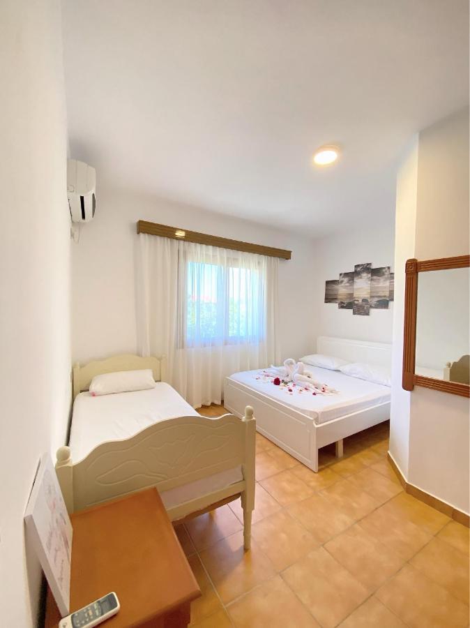 Vila Arlind Hotel Vlorë Екстериор снимка