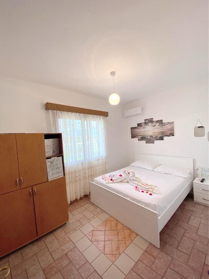Vila Arlind Hotel Vlorë Екстериор снимка