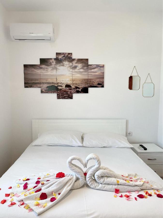 Vila Arlind Hotel Vlorë Екстериор снимка