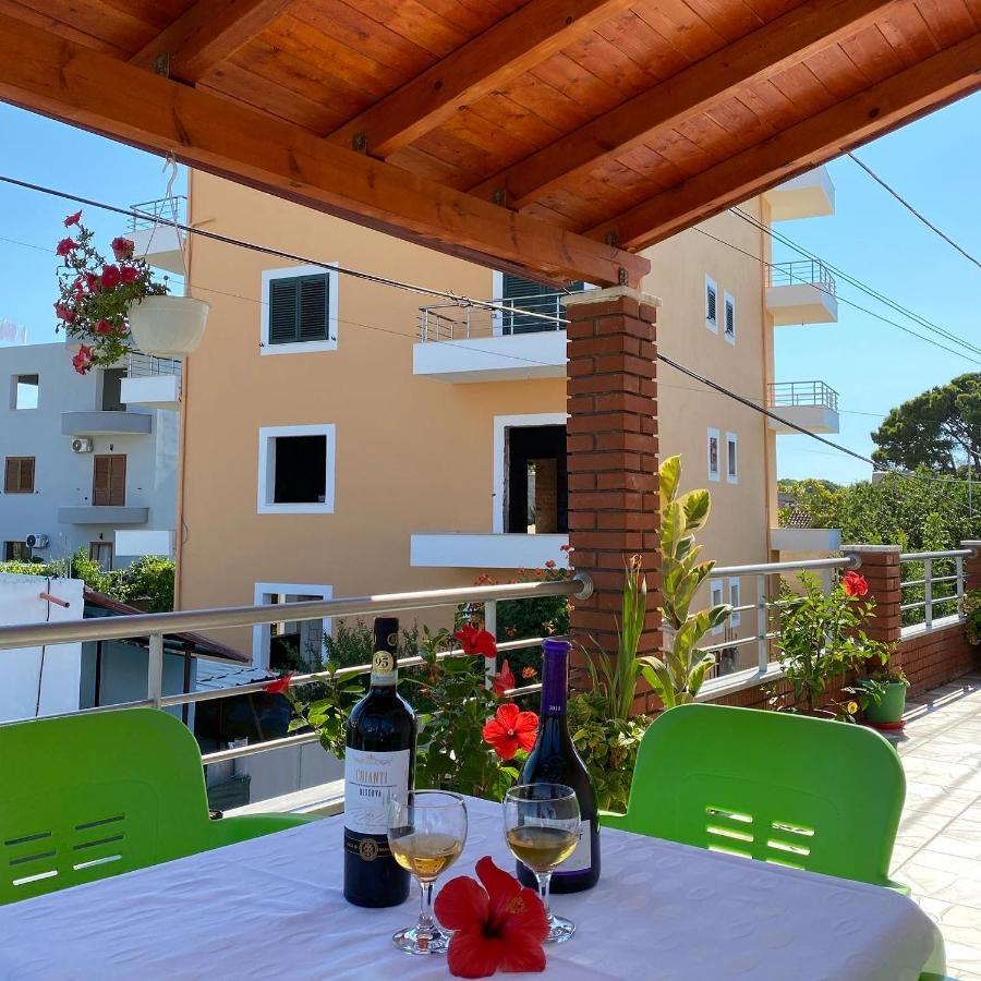 Vila Arlind Hotel Vlorë Екстериор снимка