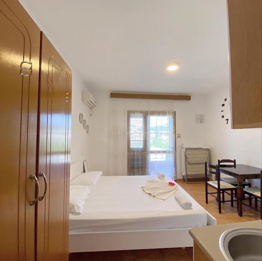Vila Arlind Hotel Vlorë Екстериор снимка