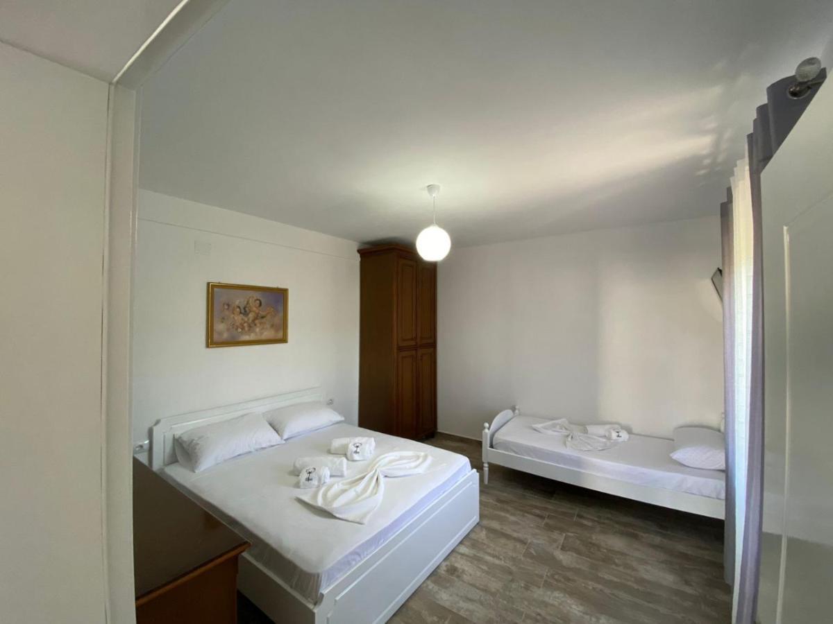 Vila Arlind Hotel Vlorë Екстериор снимка