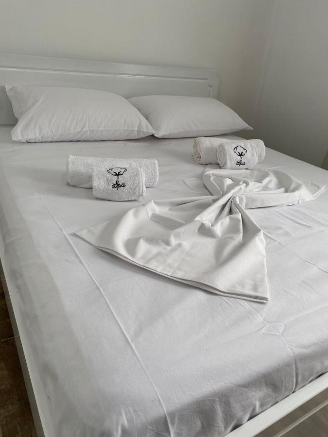 Vila Arlind Hotel Vlorë Екстериор снимка