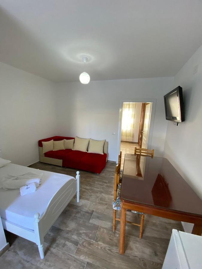 Vila Arlind Hotel Vlorë Екстериор снимка