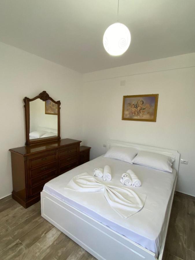 Vila Arlind Hotel Vlorë Екстериор снимка