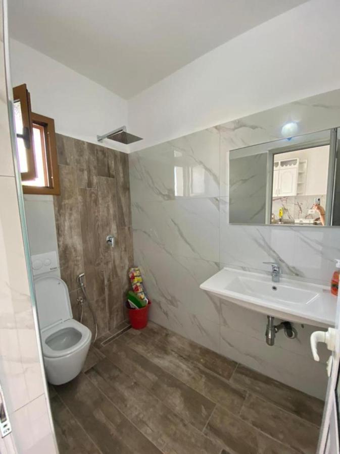 Vila Arlind Hotel Vlorë Екстериор снимка