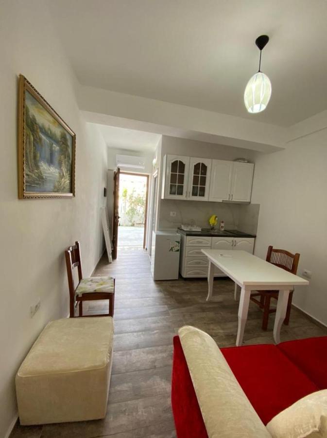 Vila Arlind Hotel Vlorë Екстериор снимка