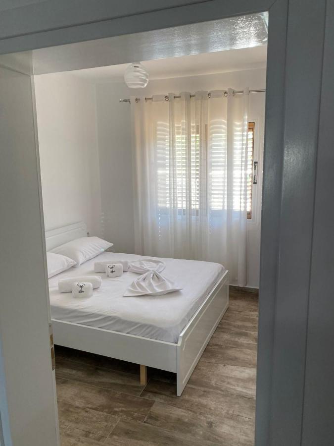 Vila Arlind Hotel Vlorë Екстериор снимка