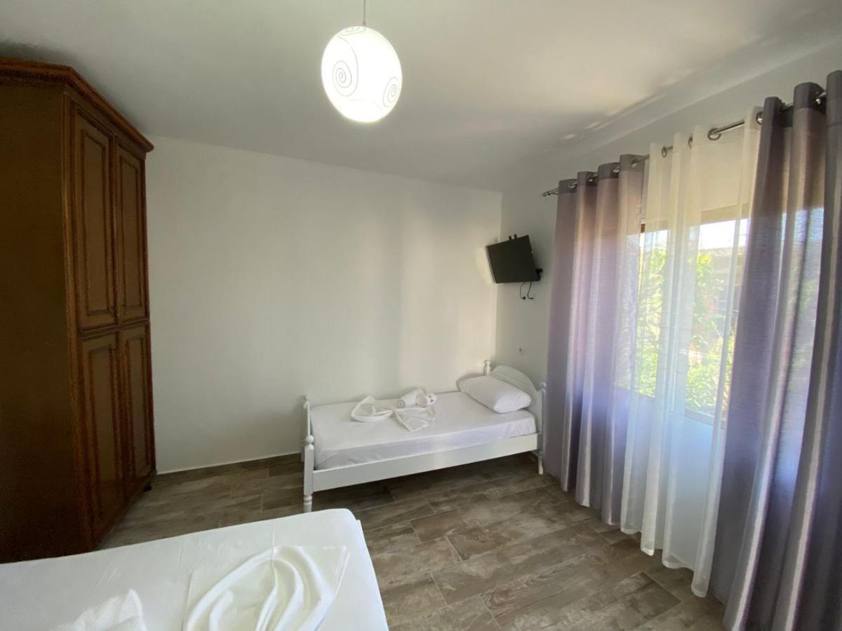 Vila Arlind Hotel Vlorë Екстериор снимка